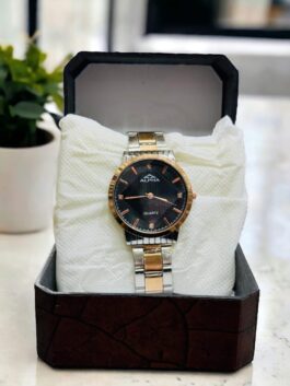 Men’s Golden Stainless Steel Chain Watch – Classic Analogue