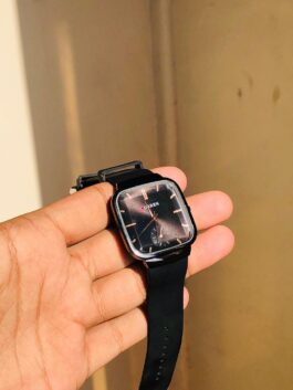 Men’s Black Rubber Strap Square Analogue Watch – Sporty & Stylish